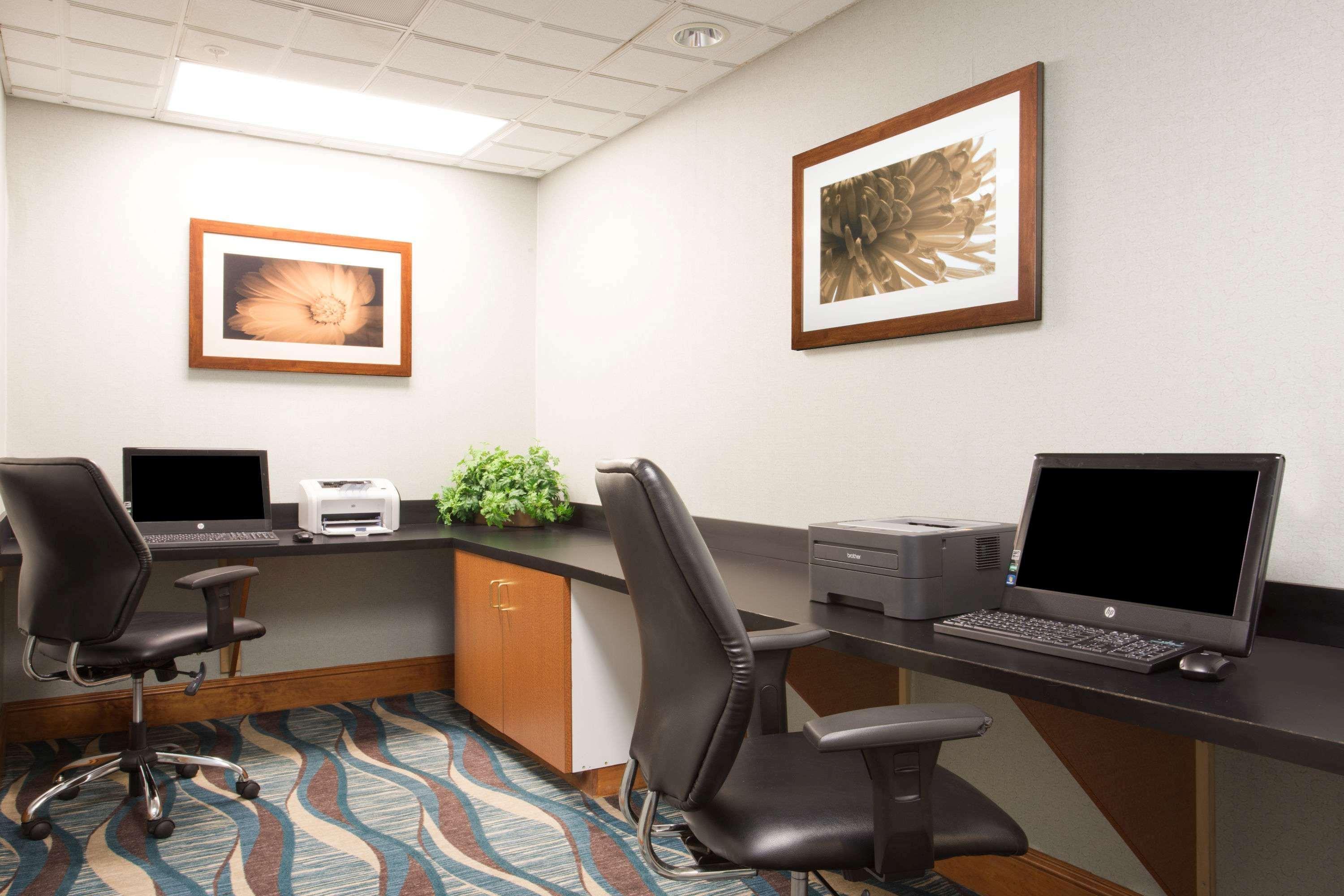 Wingate By Wyndham Garner/Raleigh South Hotel Екстериор снимка